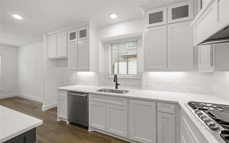 1406 Chickadee Drive, Mansfield, TX 76063, 5 Habitaciones Habitaciones , ,3 BañosBaños,Residential,En Venta,1406 Chickadee Drive,20744927