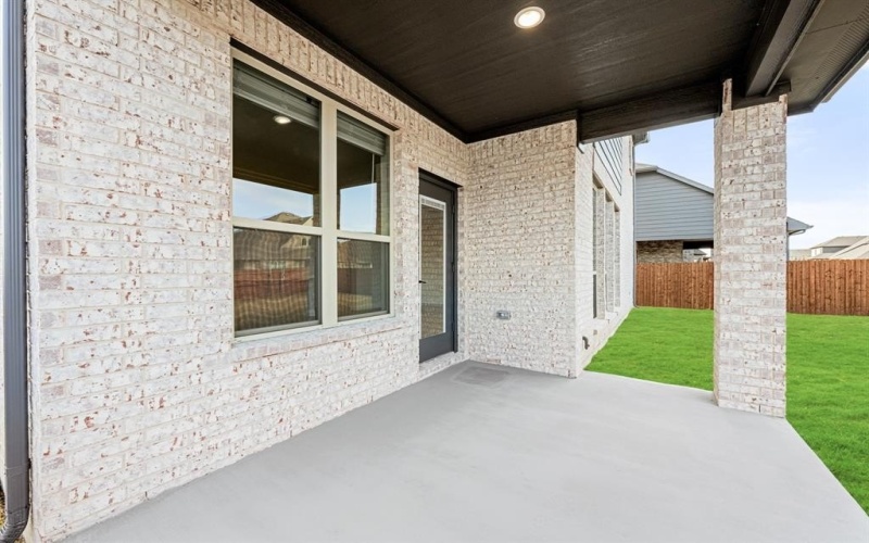 1042 Fleetwood Drive, Justin, TX 76247, 5 Bedrooms Bedrooms, ,3 BathroomsBathrooms,Residential,For Sale,1042 Fleetwood Drive,20745333