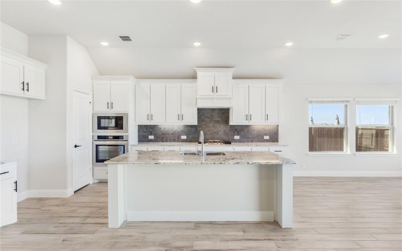 1906 Midhurst Drive, Forney, TX 75126, 4 Habitaciones Habitaciones , ,3 BañosBaños,Residential,En Venta,1906 Midhurst Drive,20745552