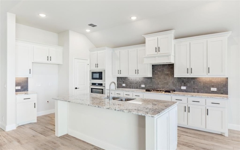 1906 Midhurst Drive, Forney, TX 75126, 4 Habitaciones Habitaciones , ,3 BañosBaños,Residential,En Venta,1906 Midhurst Drive,20745552