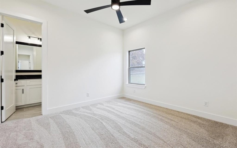 1083 Glenoaks Drive, Weatherford, TX 76088, 5 Bedrooms Bedrooms, ,3 BathroomsBathrooms,Residential,For Sale,1083 Glenoaks Drive,20734217
