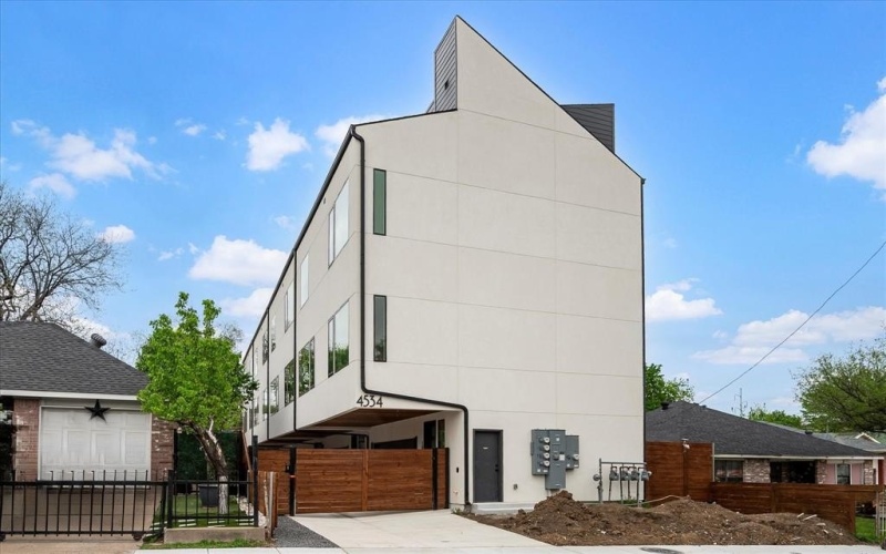 4534 Lake Avenue #101, Dallas, TX 75219, 3 Habitaciones Habitaciones , ,3 BañosBaños,Residential,En Venta,4534 Lake Avenue,20749984