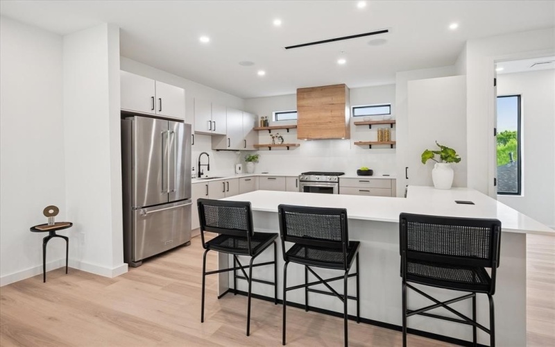 4534 Lake Avenue #104, Dallas, TX 75219, 3 Habitaciones Habitaciones , ,3 BañosBaños,Residential,En Venta,4534 Lake Avenue,20749991
