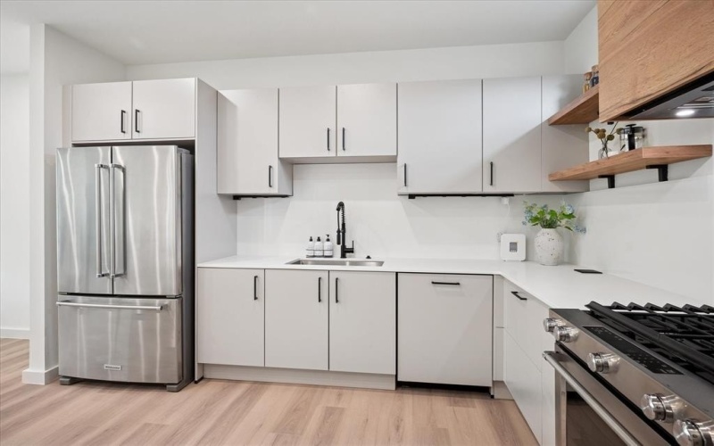 4534 Lake Avenue #104, Dallas, TX 75219, 3 Habitaciones Habitaciones , ,3 BañosBaños,Residential,En Venta,4534 Lake Avenue,20749991