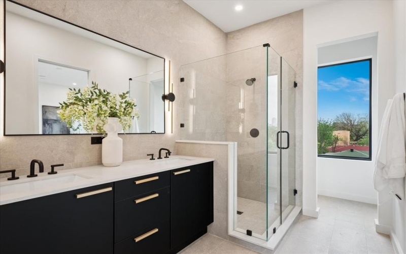 4534 Lake Avenue #104, Dallas, TX 75219, 3 Habitaciones Habitaciones , ,3 BañosBaños,Residential,En Venta,4534 Lake Avenue,20749991