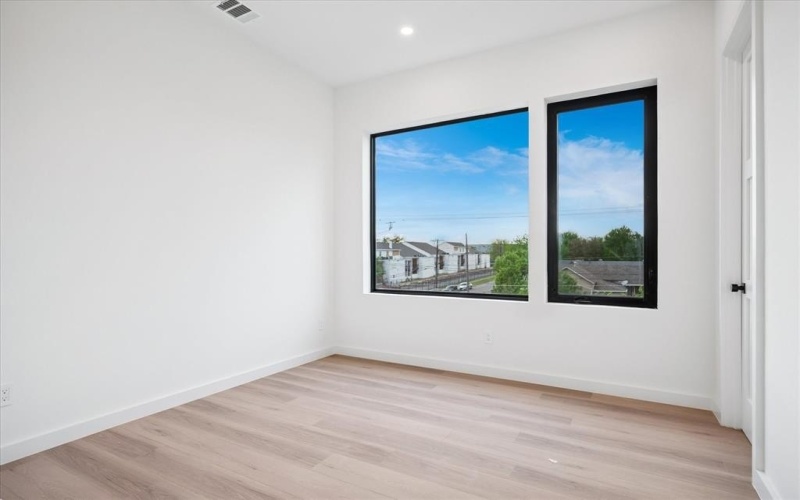 4534 Lake Avenue #104, Dallas, TX 75219, 3 Habitaciones Habitaciones , ,3 BañosBaños,Residential,En Venta,4534 Lake Avenue,20749991