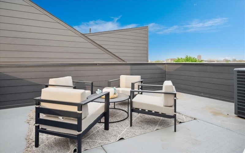 4534 Lake Avenue #104, Dallas, TX 75219, 3 Habitaciones Habitaciones , ,3 BañosBaños,Residential,En Venta,4534 Lake Avenue,20749991