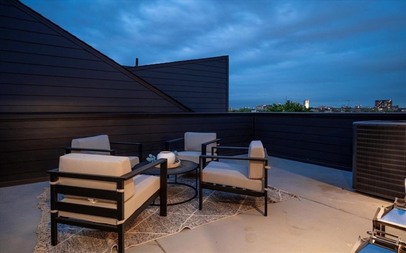 4534 Lake Avenue #104, Dallas, TX 75219, 3 Habitaciones Habitaciones , ,3 BañosBaños,Residential,En Venta,4534 Lake Avenue,20749991