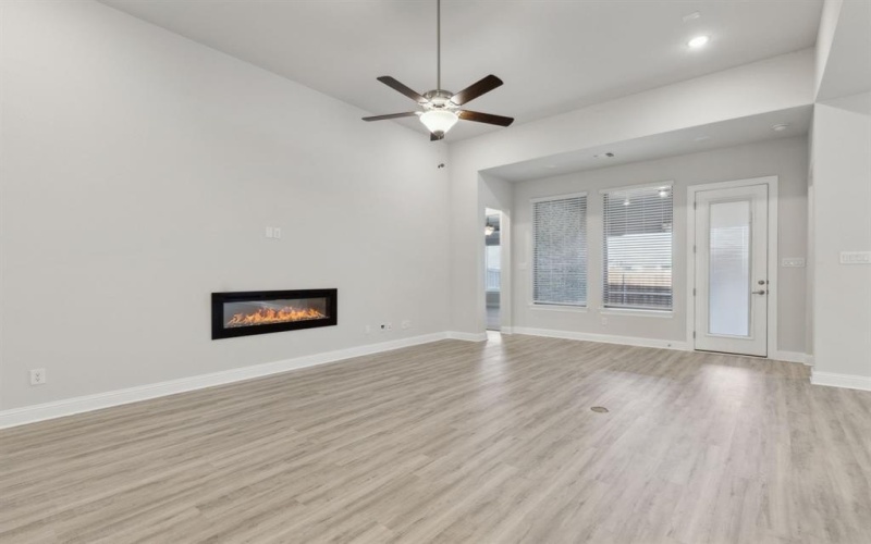 1005 Daisy Way, Crowley, TX 76036, 4 Bedrooms Bedrooms, ,3 BathroomsBathrooms,Residential,For Sale,1005 Daisy Way,20751136