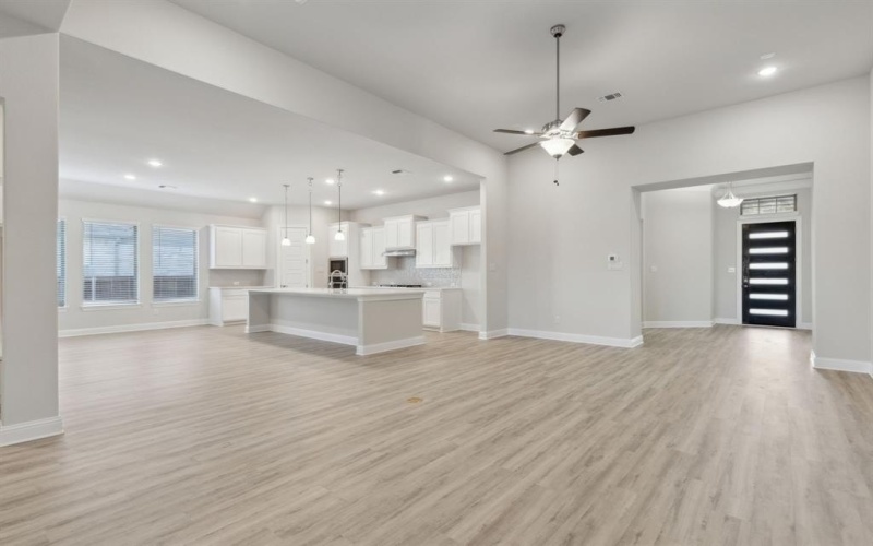 1005 Daisy Way, Crowley, TX 76036, 4 Bedrooms Bedrooms, ,3 BathroomsBathrooms,Residential,For Sale,1005 Daisy Way,20751136