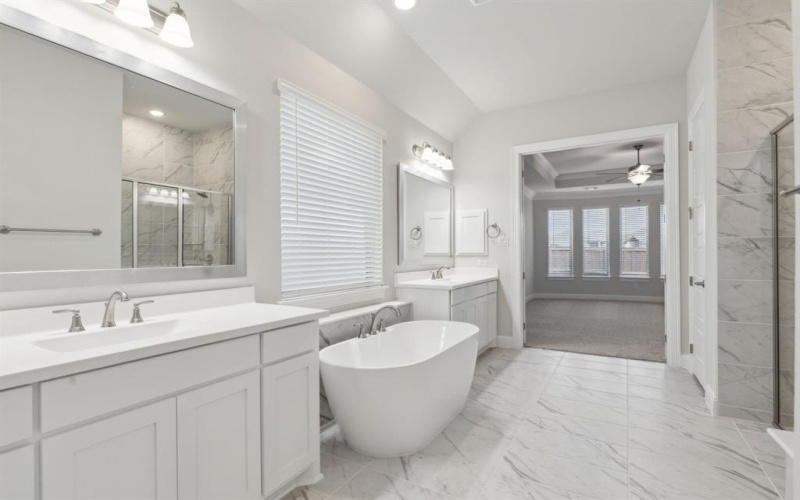 1005 Daisy Way, Crowley, TX 76036, 4 Bedrooms Bedrooms, ,3 BathroomsBathrooms,Residential,For Sale,1005 Daisy Way,20751136