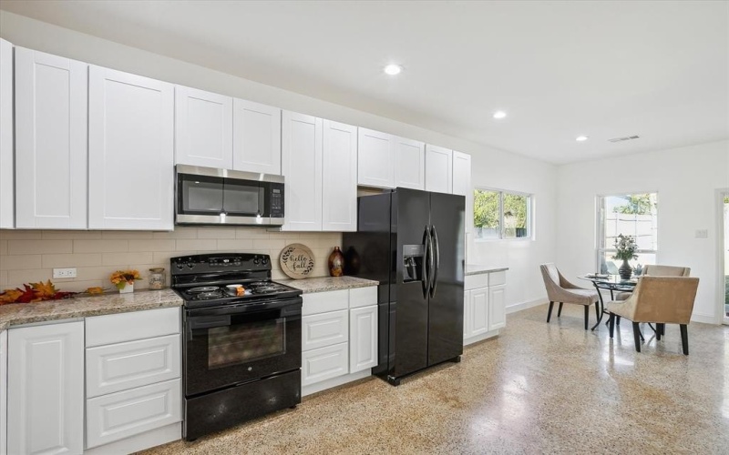 116 S Tatum Avenue, Dallas, TX 75211, 3 Bedrooms Bedrooms, ,2 BathroomsBathrooms,Residential,For Sale,116 S Tatum Avenue,20765355