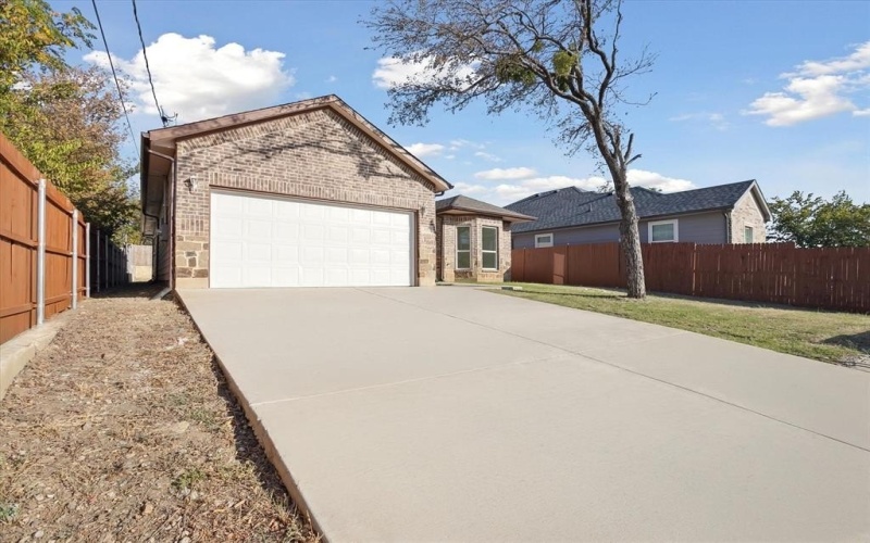 116 S Tatum Avenue, Dallas, TX 75211, 3 Bedrooms Bedrooms, ,2 BathroomsBathrooms,Residential,For Sale,116 S Tatum Avenue,20765355