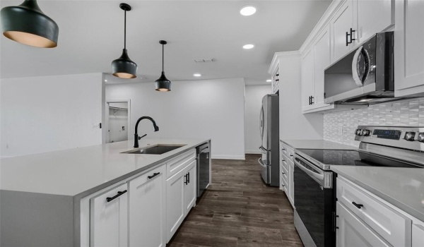 207 W Wilson Ave., Sherman, TX 75090, 4 Bedrooms Bedrooms, ,3 BathroomsBathrooms,Residential,For Sale,207 W Wilson Ave.,20757000