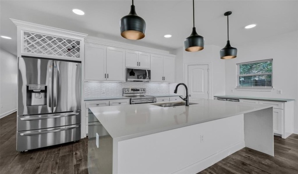 207 W Wilson Ave., Sherman, TX 75090, 4 Bedrooms Bedrooms, ,3 BathroomsBathrooms,Residential,For Sale,207 W Wilson Ave.,20757000