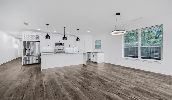 207 W Wilson Ave., Sherman, TX 75090, 4 Bedrooms Bedrooms, ,3 BathroomsBathrooms,Residential,For Sale,207 W Wilson Ave.,20757000