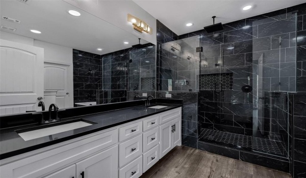 207 W Wilson Ave., Sherman, TX 75090, 4 Bedrooms Bedrooms, ,3 BathroomsBathrooms,Residential,For Sale,207 W Wilson Ave.,20757000