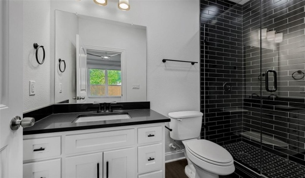 207 W Wilson Ave., Sherman, TX 75090, 4 Bedrooms Bedrooms, ,3 BathroomsBathrooms,Residential,For Sale,207 W Wilson Ave.,20757000