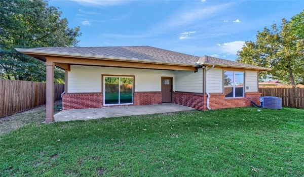 207 W Wilson Ave., Sherman, TX 75090, 4 Bedrooms Bedrooms, ,3 BathroomsBathrooms,Residential,For Sale,207 W Wilson Ave.,20757000