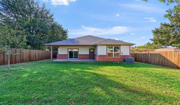 207 W Wilson Ave., Sherman, TX 75090, 4 Bedrooms Bedrooms, ,3 BathroomsBathrooms,Residential,For Sale,207 W Wilson Ave.,20757000