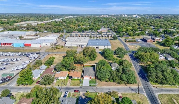 207 W Wilson Ave., Sherman, TX 75090, 4 Bedrooms Bedrooms, ,3 BathroomsBathrooms,Residential,For Sale,207 W Wilson Ave.,20757000
