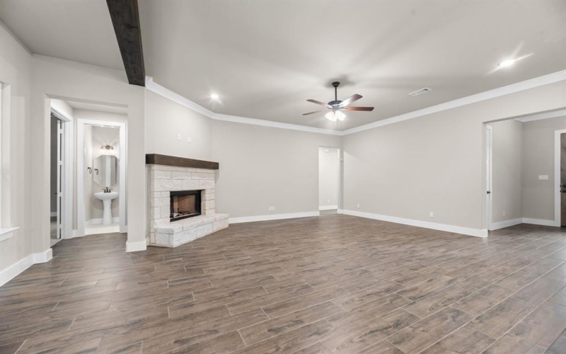 2201 Crystal Palace Boulevard, Alvarado, TX 76009, 4 Habitaciones Habitaciones , ,2 BañosBaños,Residential,En Venta,2201 Crystal Palace Boulevard,20757341
