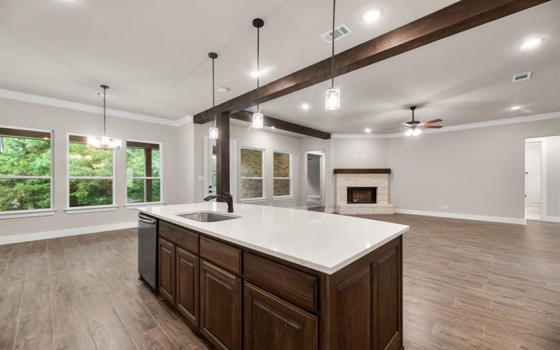 2201 Crystal Palace Boulevard, Alvarado, TX 76009, 4 Habitaciones Habitaciones , ,2 BañosBaños,Residential,En Venta,2201 Crystal Palace Boulevard,20757341