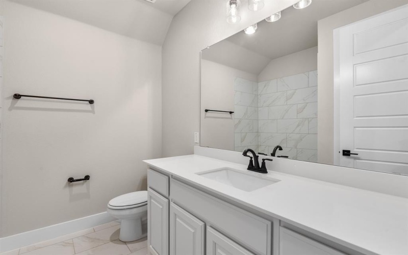 2201 Crystal Palace Boulevard, Alvarado, TX 76009, 4 Habitaciones Habitaciones , ,2 BañosBaños,Residential,En Venta,2201 Crystal Palace Boulevard,20757341