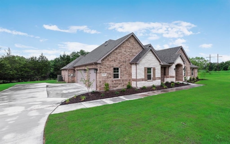 2201 Crystal Palace Boulevard, Alvarado, TX 76009, 4 Habitaciones Habitaciones , ,2 BañosBaños,Residential,En Venta,2201 Crystal Palace Boulevard,20757341