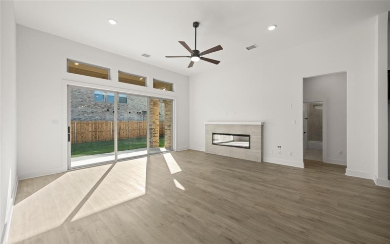 306 Tradd Street, Glenn Heights, TX 75154, 4 Habitaciones Habitaciones , ,5 BañosBaños,Residential,En Venta,306 Tradd Street,20766075