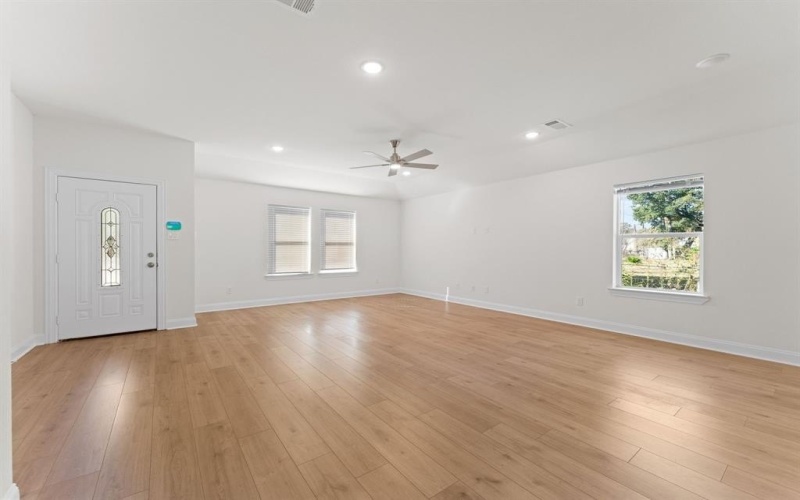 1116 Kingsway, Tool, TX 75143, 3 Bedrooms Bedrooms, ,2 BathroomsBathrooms,Residential,For Sale,1116 Kingsway,20766094