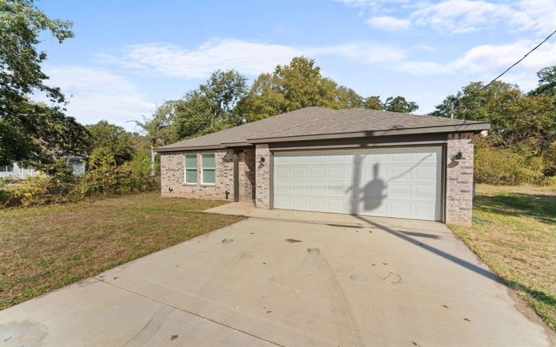 1116 Kingsway, Tool, TX 75143, 3 Bedrooms Bedrooms, ,2 BathroomsBathrooms,Residential,For Sale,1116 Kingsway,20766094