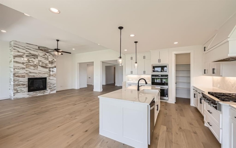 1809 Running Iron Trail, Mansfield, TX 76063, 3 Habitaciones Habitaciones , ,3 BañosBaños,Residential,En Venta,1809 Running Iron Trail,20758937