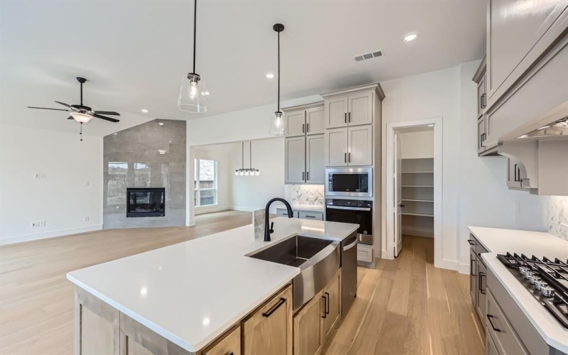 803 Open Range Drive, Mansfield, TX 76063, 4 Habitaciones Habitaciones , ,3 BañosBaños,Residential,En Venta,803 Open Range Drive,20759309