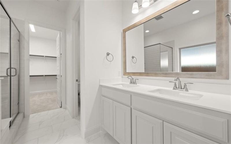 806 Whaley Drive, Mansfield, TX 76063, 5 Habitaciones Habitaciones , ,3 BañosBaños,Residential,En Venta,806 Whaley Drive,20759388