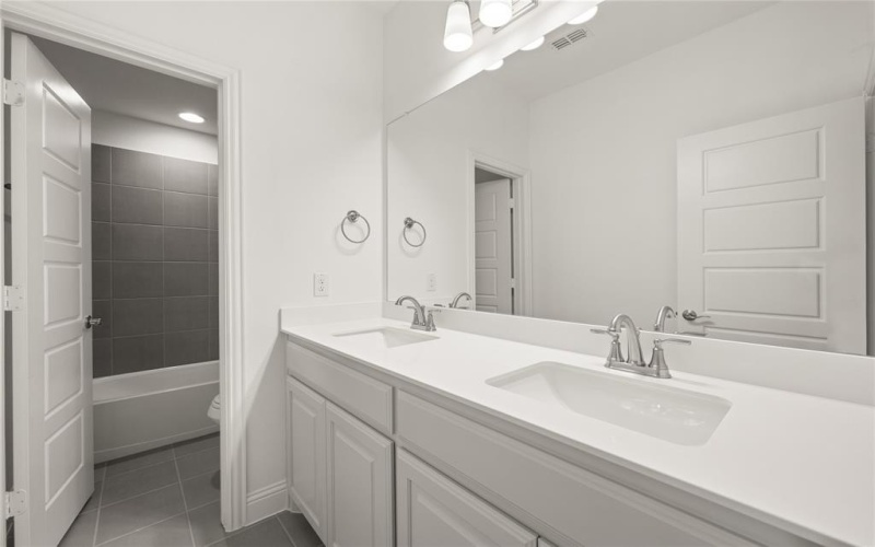 806 Whaley Drive, Mansfield, TX 76063, 5 Habitaciones Habitaciones , ,3 BañosBaños,Residential,En Venta,806 Whaley Drive,20759388