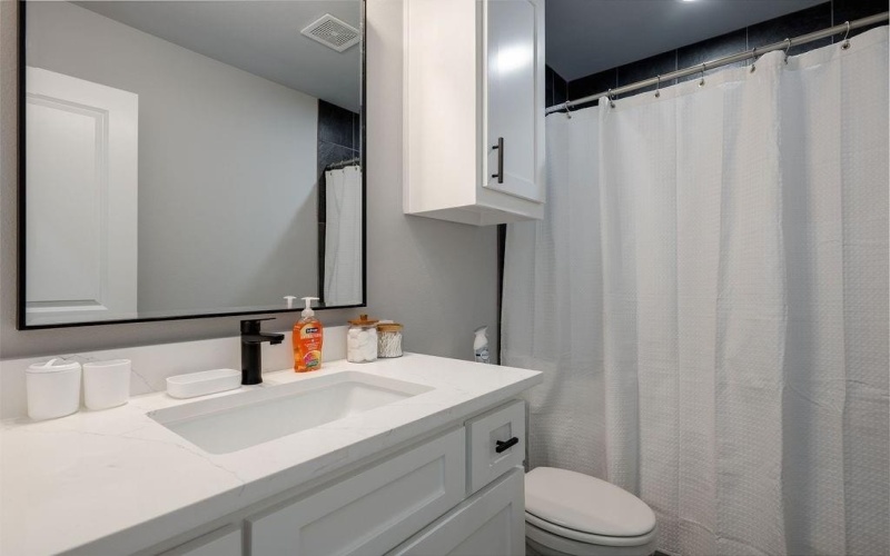 3020 Henry #A, Greenville, TX 75401, 3 Bedrooms Bedrooms, ,2 BathroomsBathrooms,Residential Lease,For Rent,3020 Henry,20767594