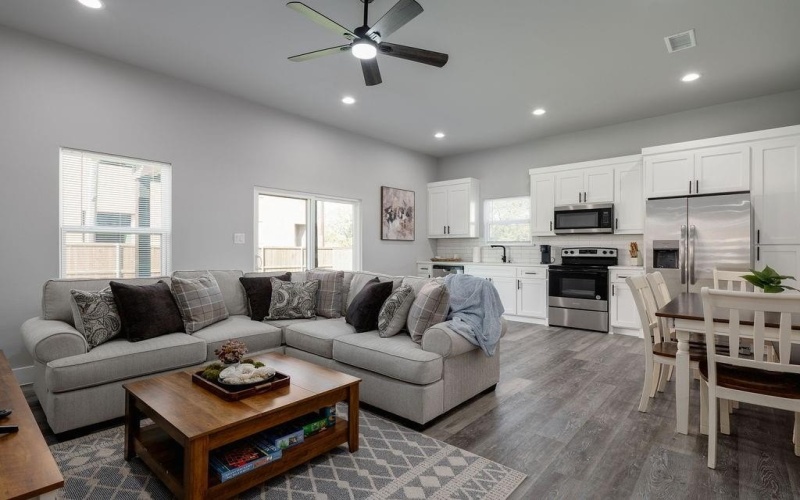 3020 Henry #A, Greenville, TX 75401, 3 Bedrooms Bedrooms, ,2 BathroomsBathrooms,Residential Lease,For Rent,3020 Henry,20767594