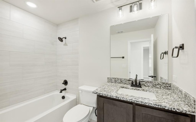 187 Creekside Drive, Sanger, TX 76266, 4 Habitaciones Habitaciones , ,3 BañosBaños,Residential,En Venta,187 Creekside Drive,20767601