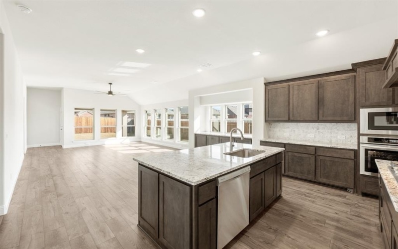 187 Creekside Drive, Sanger, TX 76266, 4 Habitaciones Habitaciones , ,3 BañosBaños,Residential,En Venta,187 Creekside Drive,20767601