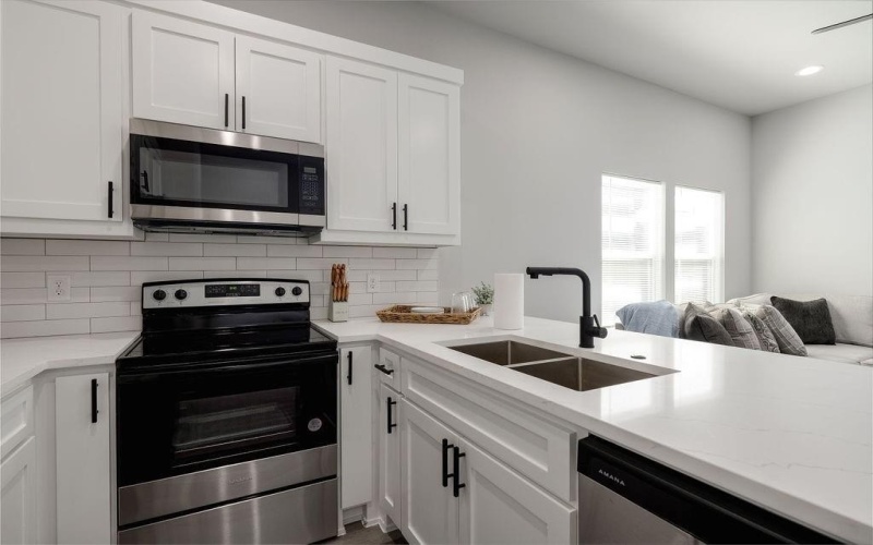 3020 Henry #B, Greenville, TX 75401, 3 Bedrooms Bedrooms, ,2 BathroomsBathrooms,Residential Lease,For Rent,3020 Henry,20767606