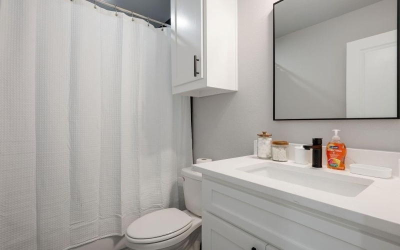 3020 Henry #B, Greenville, TX 75401, 3 Bedrooms Bedrooms, ,2 BathroomsBathrooms,Residential Lease,For Rent,3020 Henry,20767606
