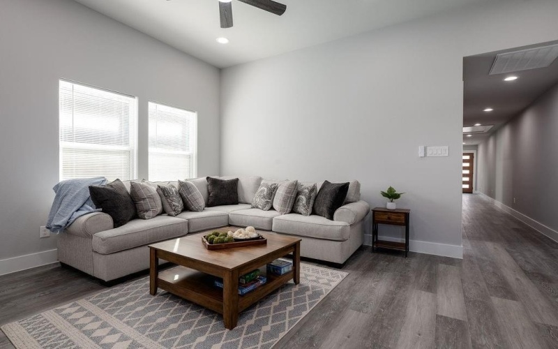 3020 Henry #B, Greenville, TX 75401, 3 Bedrooms Bedrooms, ,2 BathroomsBathrooms,Residential Lease,For Rent,3020 Henry,20767606