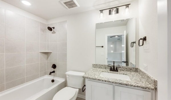 180 Creekside Drive, Sanger, TX 76266, 4 Habitaciones Habitaciones , ,3 BañosBaños,Residential,En Venta,180 Creekside Drive,20767631
