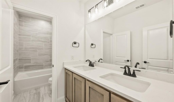 8932 New Ballinger Drive, Denton, TX 76226, 4 Bedrooms Bedrooms, ,3 BathroomsBathrooms,Residential,For Sale,8932 New Ballinger Drive,20767946