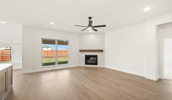8932 New Ballinger Drive, Denton, TX 76226, 4 Bedrooms Bedrooms, ,3 BathroomsBathrooms,Residential,For Sale,8932 New Ballinger Drive,20767946
