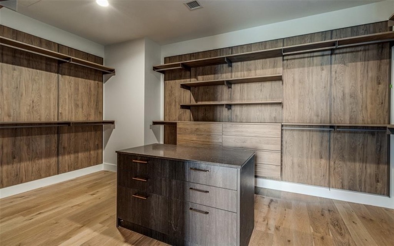 8119 Douglas Avenue #1404, Dallas, TX 75225, 2 Bedrooms Bedrooms, ,2 BathroomsBathrooms,Residential Lease,For Rent,8119 Douglas Avenue,20760273