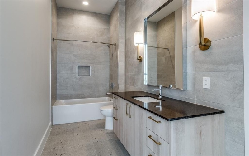 8119 Douglas Avenue #1404, Dallas, TX 75225, 2 Bedrooms Bedrooms, ,2 BathroomsBathrooms,Residential Lease,For Rent,8119 Douglas Avenue,20760273