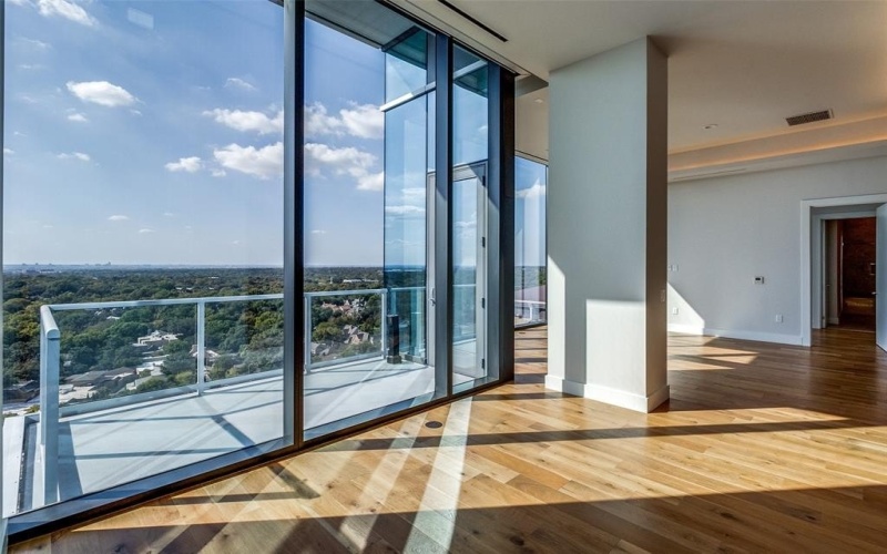 8119 Douglas Avenue #1404, Dallas, TX 75225, 2 Bedrooms Bedrooms, ,2 BathroomsBathrooms,Residential Lease,For Rent,8119 Douglas Avenue,20760273