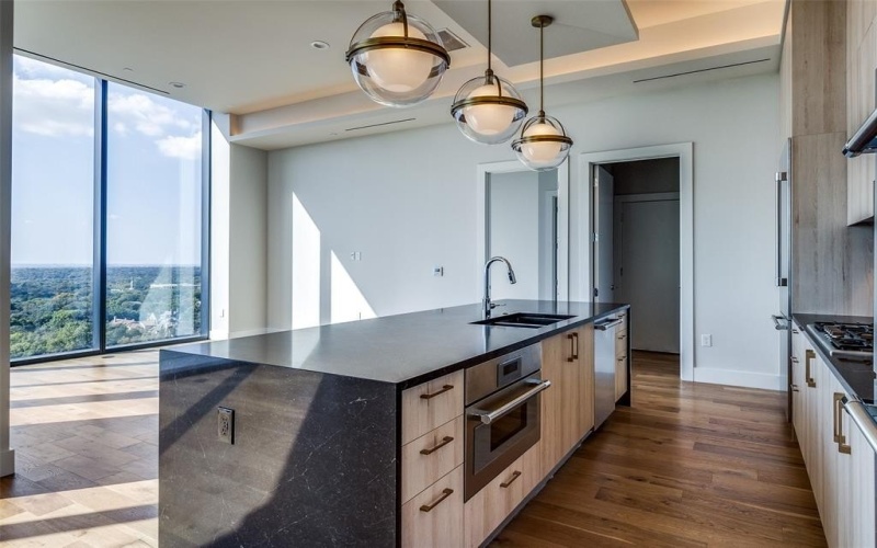 8119 Douglas Avenue #1404, Dallas, TX 75225, 2 Bedrooms Bedrooms, ,2 BathroomsBathrooms,Residential Lease,For Rent,8119 Douglas Avenue,20760273